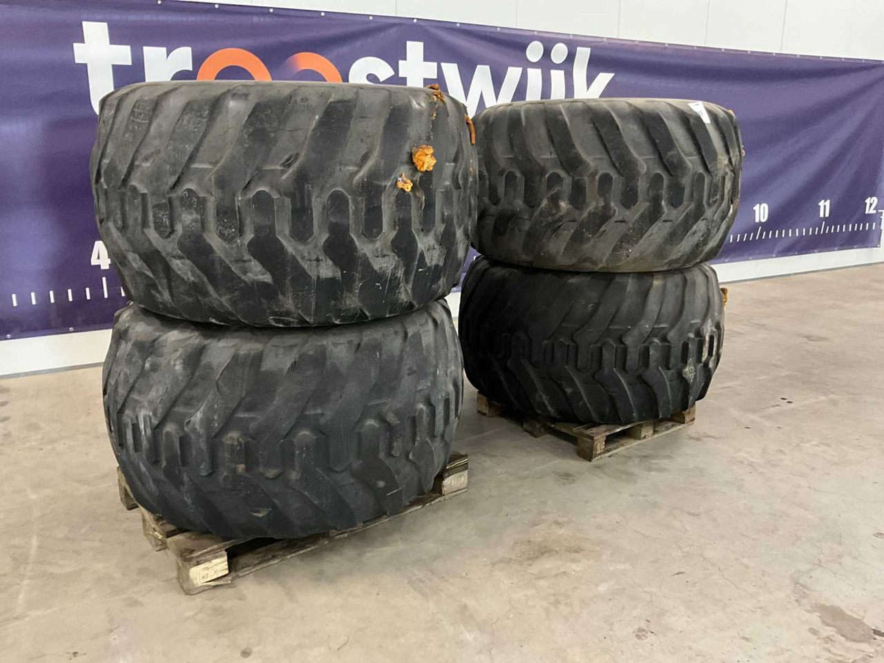 Trelleborg Twin 423 MARK II - Wheels and tires for Farm tractor: picture 2 Trelleborg Twin 423 MARK II - Wheels and tires for Farm tractor: picture 2