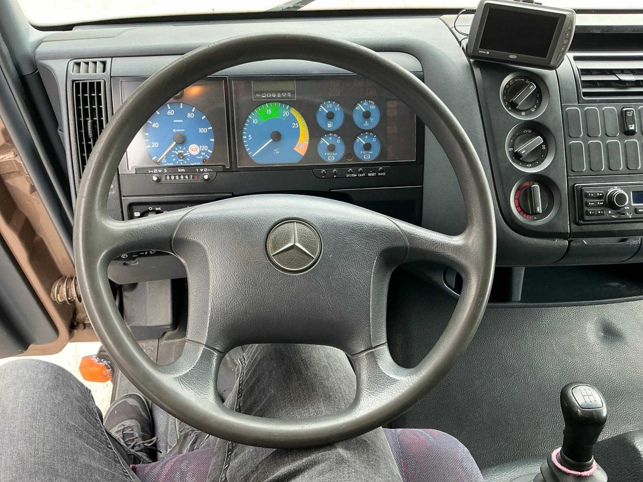 Truck 2000 MERCEDES-BENZ 815 HORSE TRUCK: picture 19