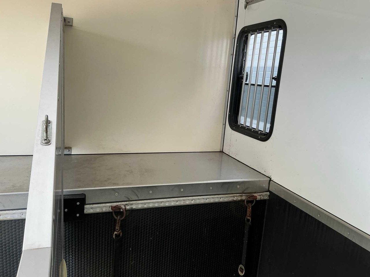 Truck 2000 MERCEDES-BENZ 815 HORSE TRUCK: picture 40