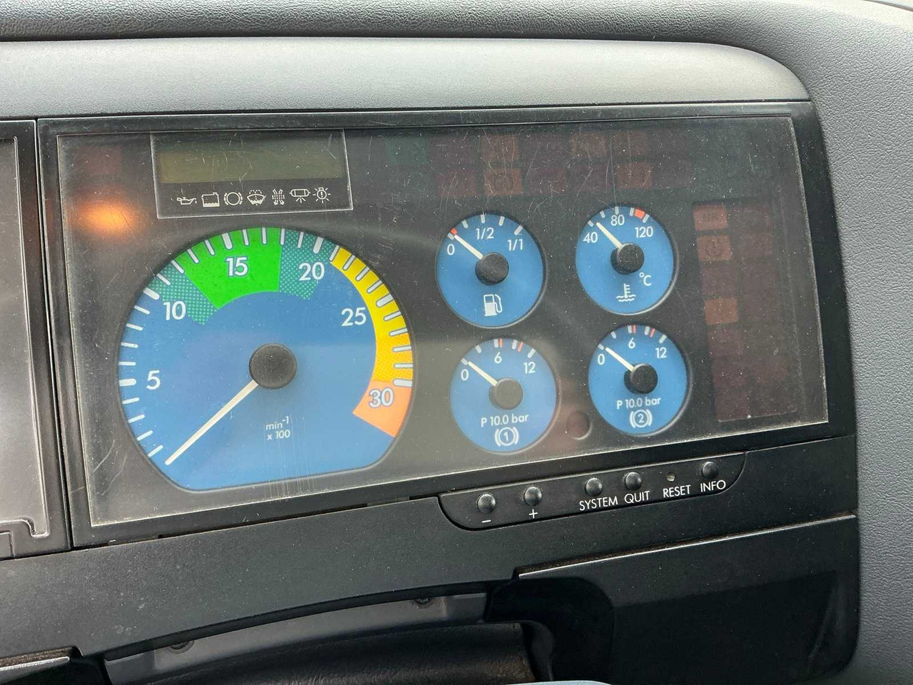 Truck 2000 MERCEDES-BENZ 815 HORSE TRUCK: picture 21