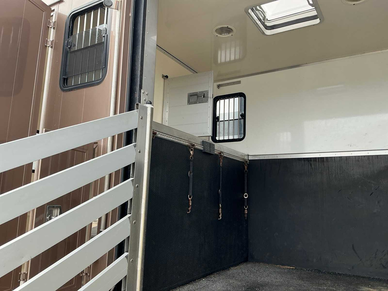 Truck 2000 MERCEDES-BENZ 815 HORSE TRUCK: picture 43