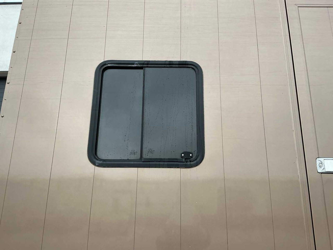 Truck 2000 MERCEDES-BENZ 815 HORSE TRUCK: picture 10