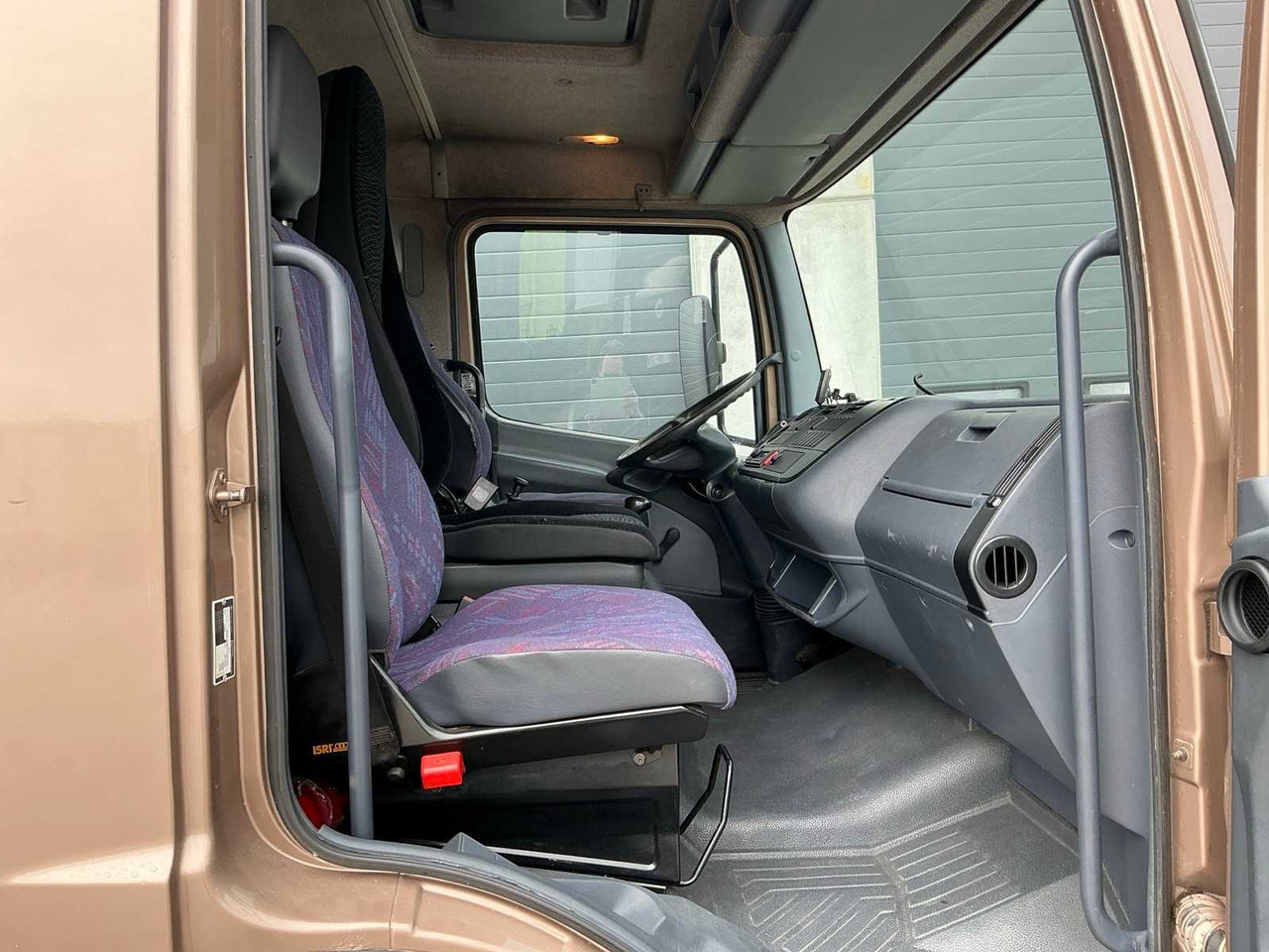 Truck 2000 MERCEDES-BENZ 815 HORSE TRUCK: picture 31