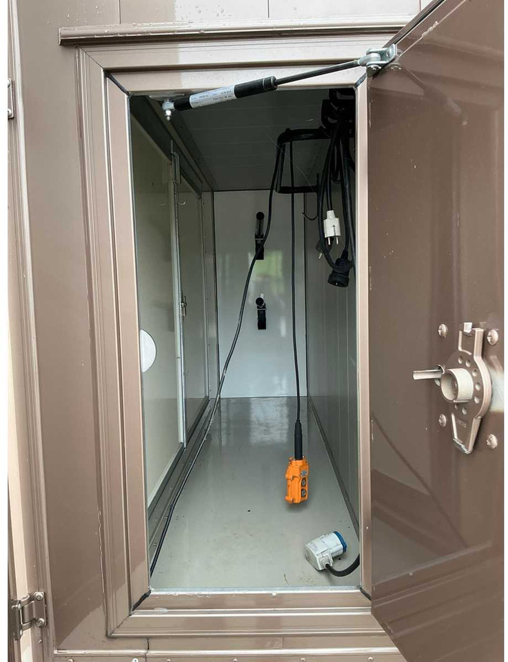 Truck 2000 MERCEDES-BENZ 815 HORSE TRUCK: picture 44