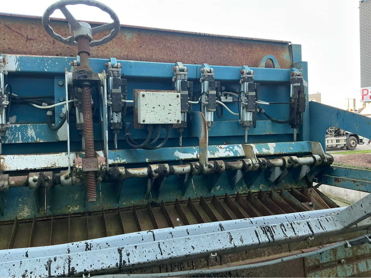 Truck 2001 RENAULT 22 AVA 320 DCI TRUCK: picture 12 Truck 2001 RENAULT 22 AVA 320 DCI TRUCK: picture 12