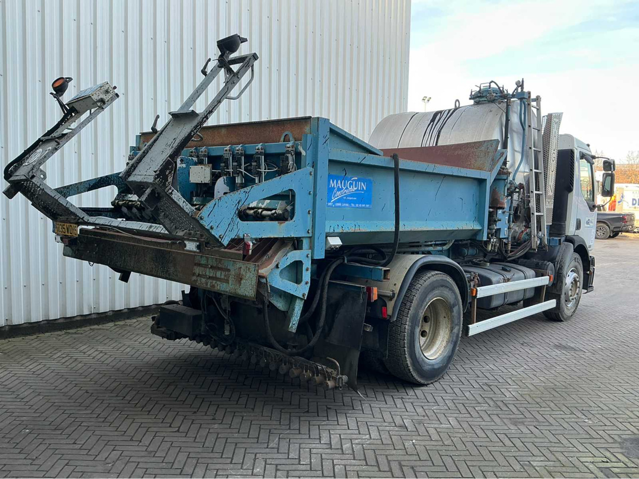 Truck 2001 RENAULT 22 AVA 320 DCI TRUCK: picture 6 Truck 2001 RENAULT 22 AVA 320 DCI TRUCK: picture 6