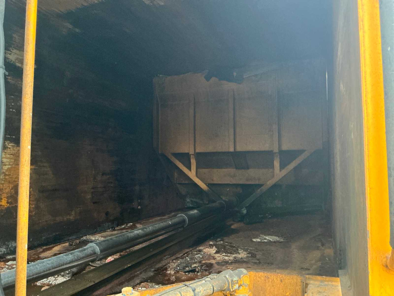 Truck 2011 MERCEDES-BENZ ECONIC TRUCK: picture 10