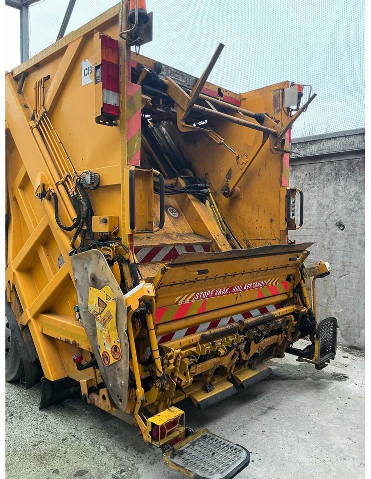 Truck 2011 MERCEDES-BENZ ECONIC TRUCK: picture 11