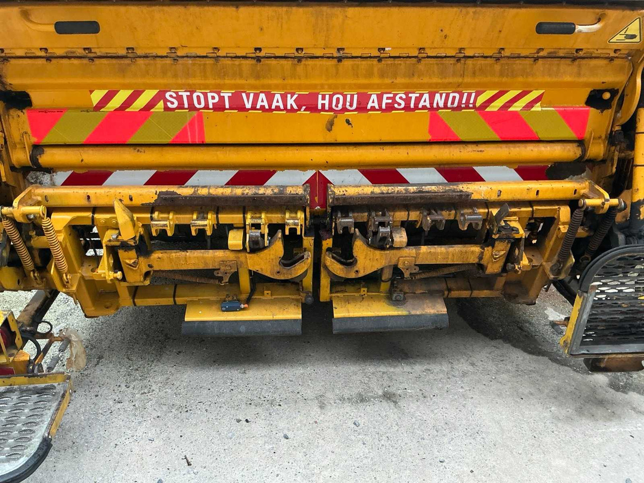 Truck 2011 MERCEDES-BENZ ECONIC TRUCK: picture 14