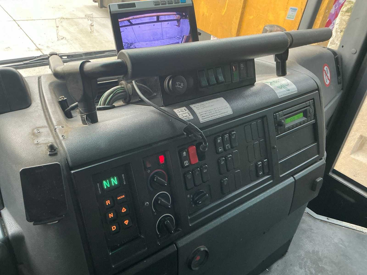 Truck 2011 MERCEDES-BENZ ECONIC TRUCK: picture 23