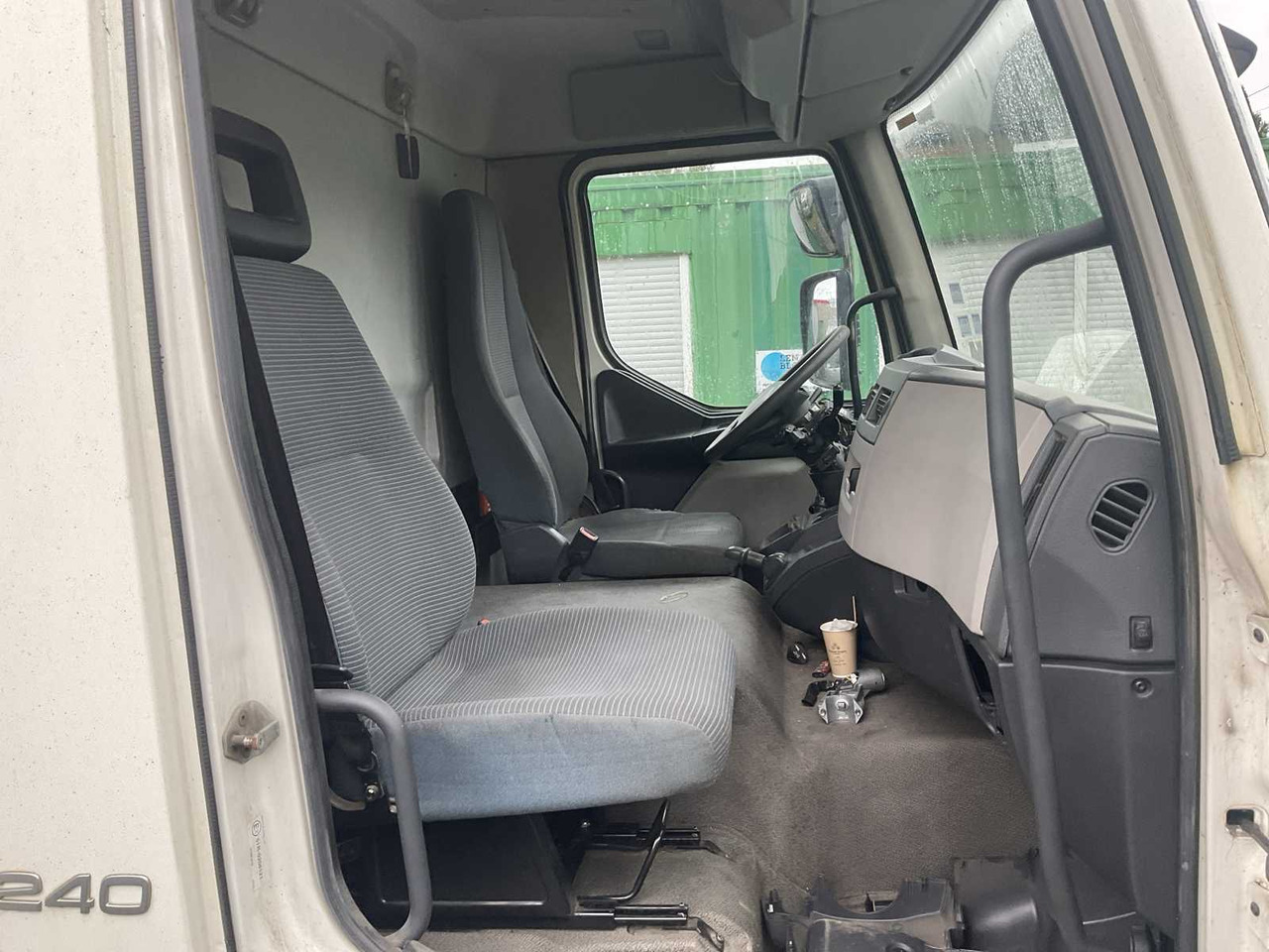 Truck 2013 VOLVO FLB2C REFRIGERATED TRUCK: picture 24