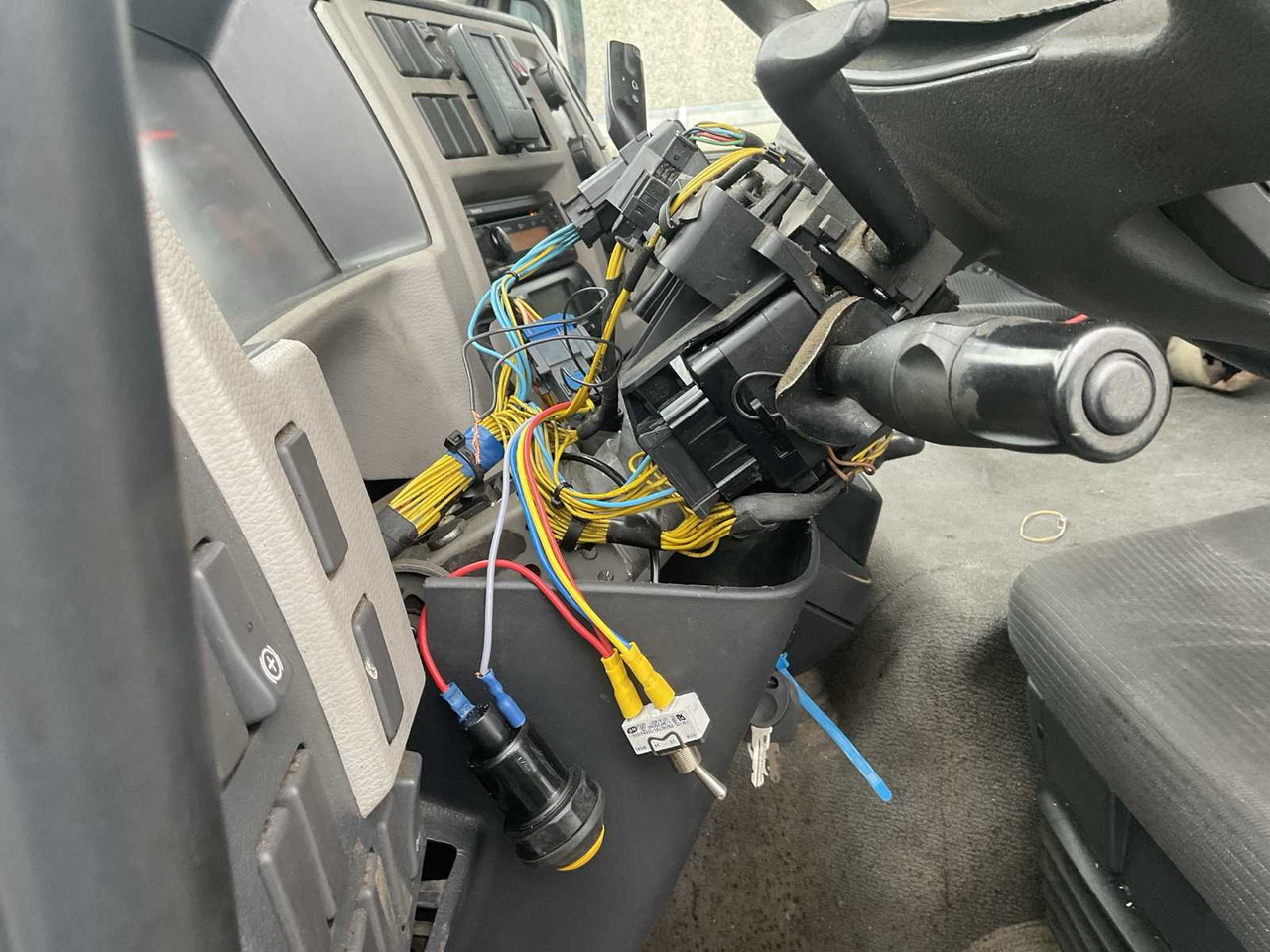 Truck 2013 VOLVO FLB2C REFRIGERATED TRUCK: picture 16