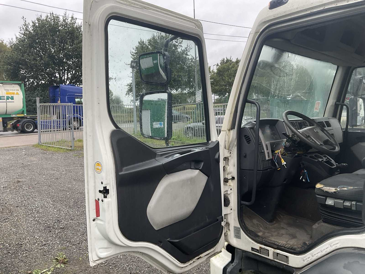 Truck 2013 VOLVO FLB2C REFRIGERATED TRUCK: picture 12