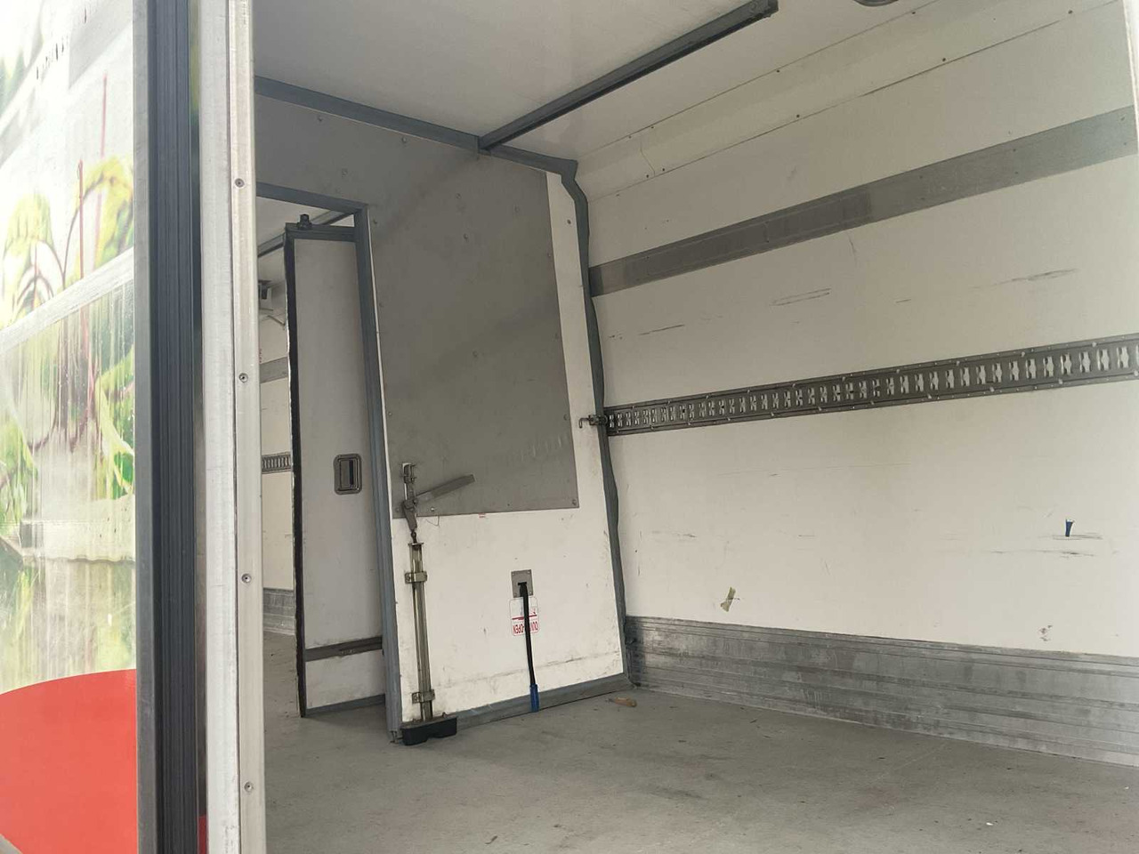 Truck 2013 VOLVO FLB2C REFRIGERATED TRUCK: picture 36