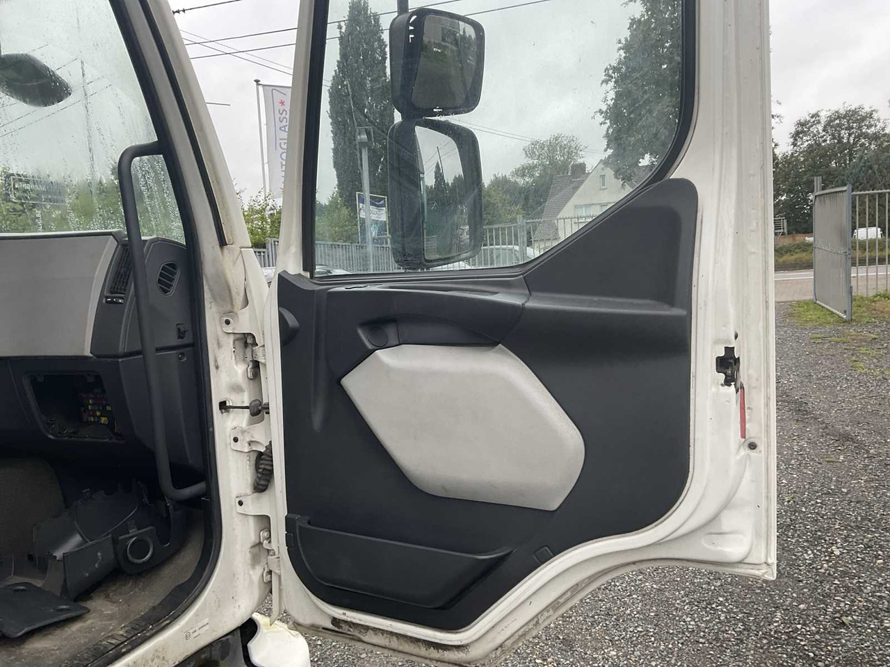 Truck 2013 VOLVO FLB2C REFRIGERATED TRUCK: picture 26