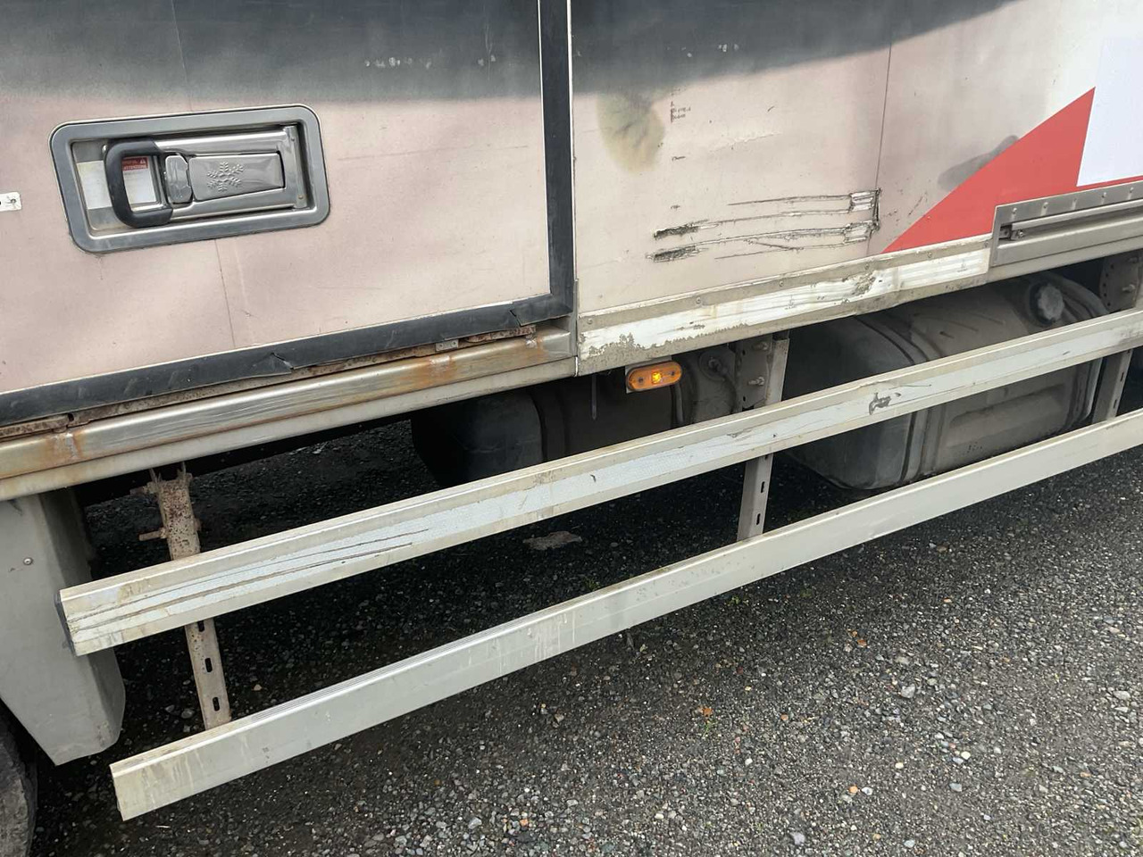 Truck 2013 VOLVO FLB2C REFRIGERATED TRUCK: picture 34