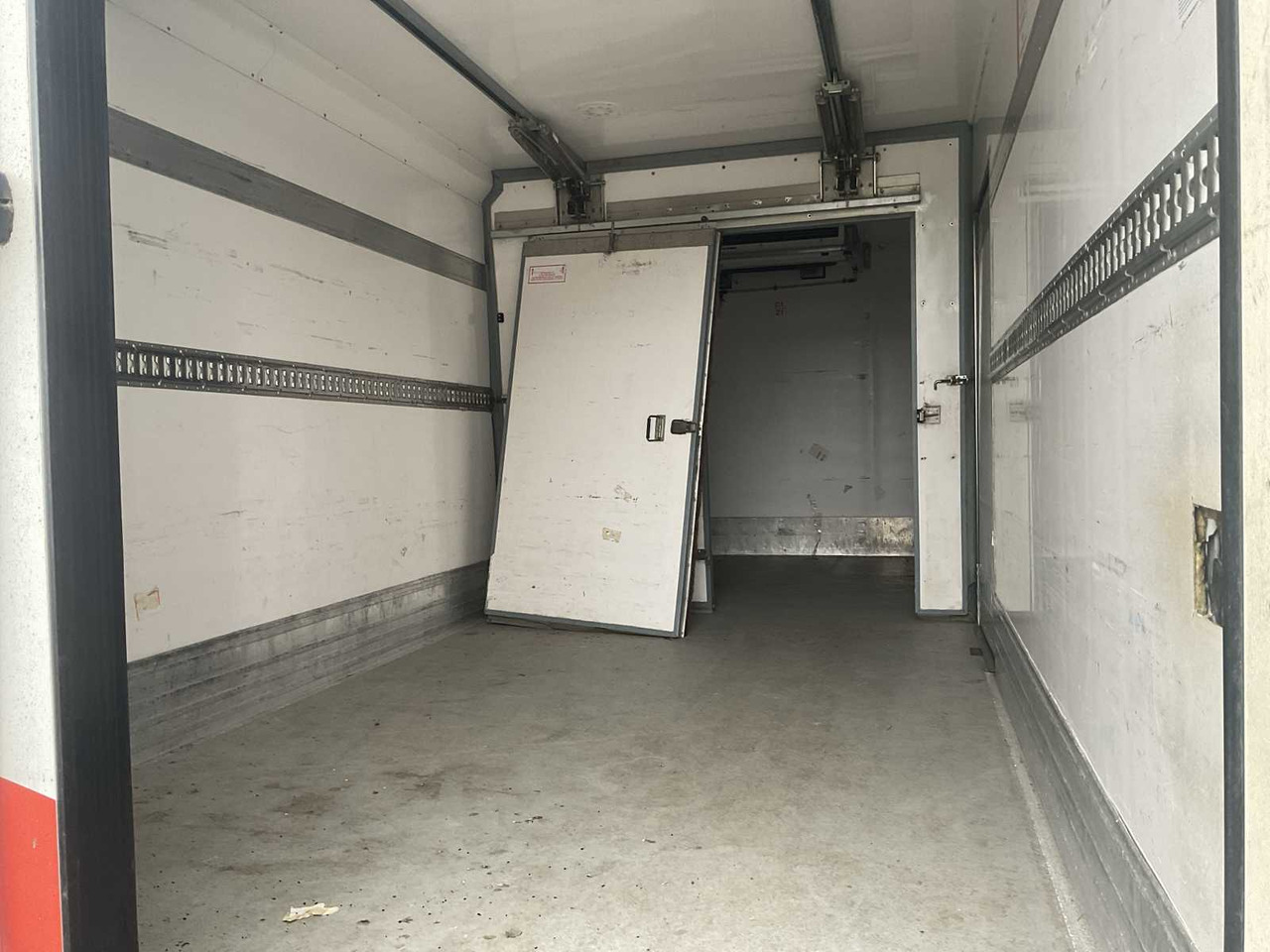 Truck 2013 VOLVO FLB2C REFRIGERATED TRUCK: picture 29