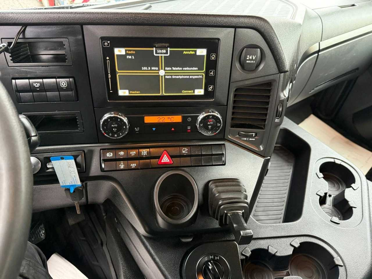 Truck MERCEDES-BENZ - 2018 - AROCS 2646 - TRUCK: picture 19