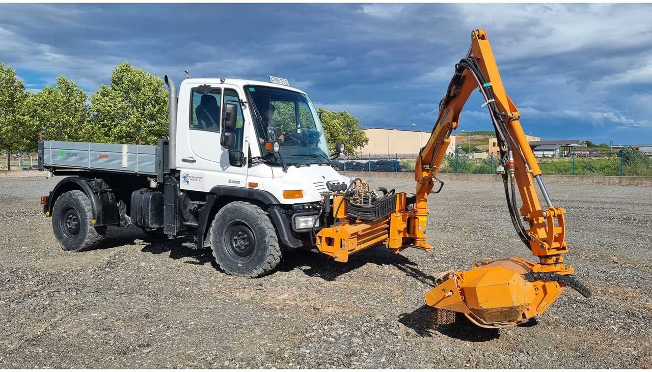 MERCEDES BENZ UNIMOG U 300 UTILITY TRUCK - 2006 - Truck: picture 2 MERCEDES BENZ UNIMOG U 300 UTILITY TRUCK - 2006 - Truck: picture 2