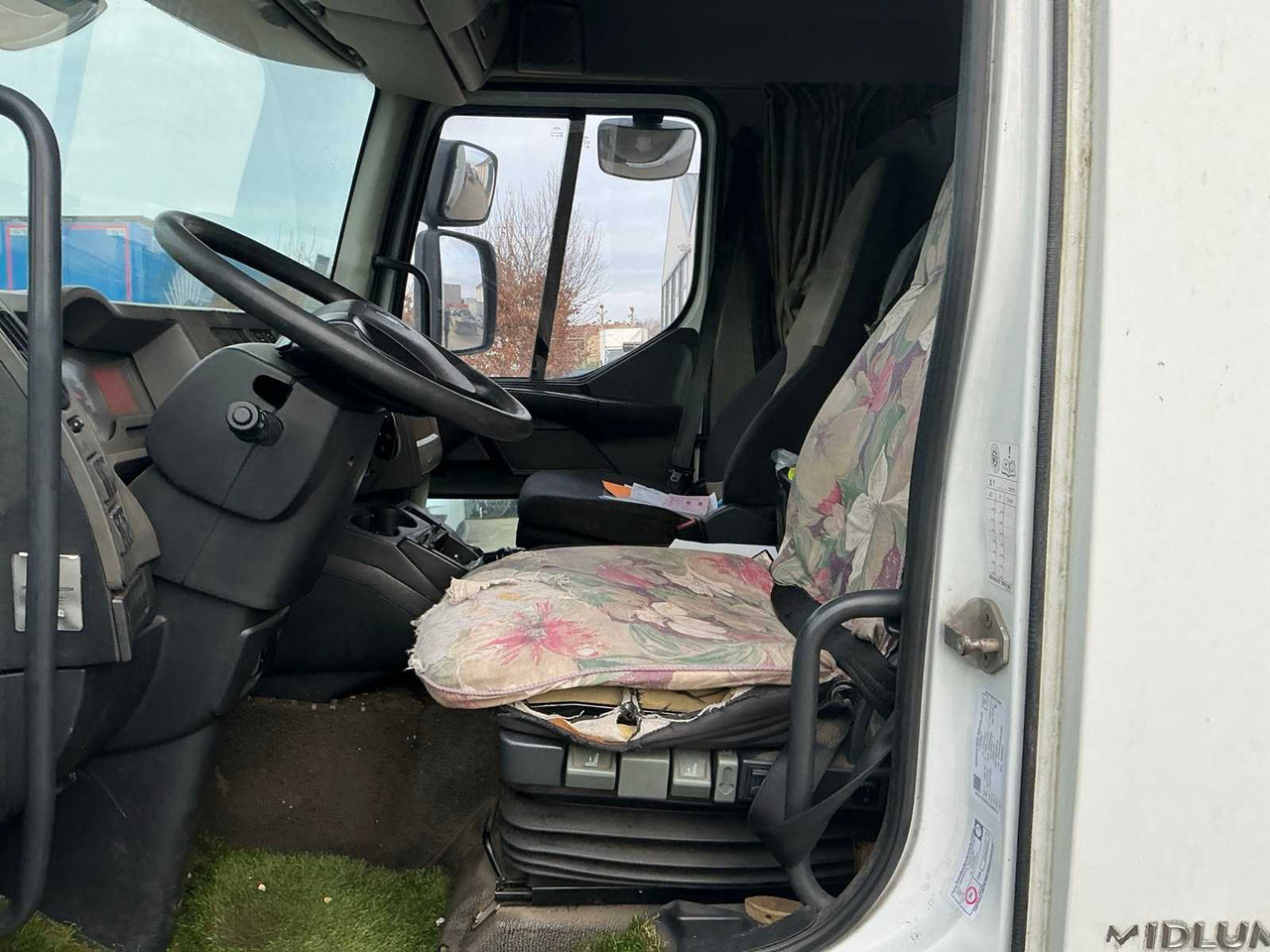 Truck RENAULT MIDLUM TRUCK: picture 8