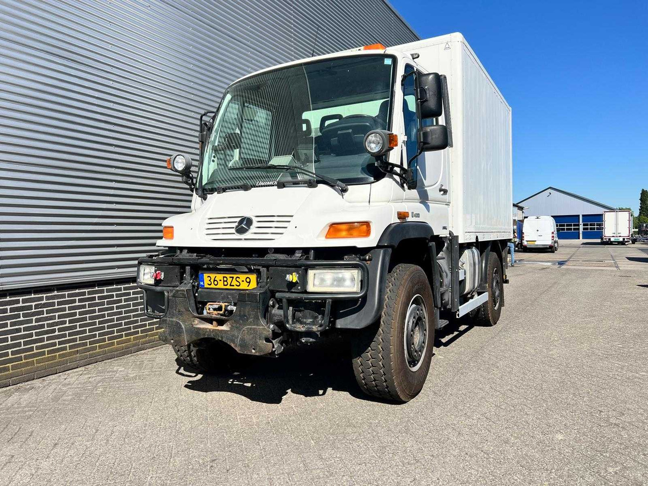 UNIMOG MERCEDES-BENZ - U 400 4X4 - TRUCK - Truck: picture 3 UNIMOG MERCEDES-BENZ - U 400 4X4 - TRUCK - Truck: picture 3