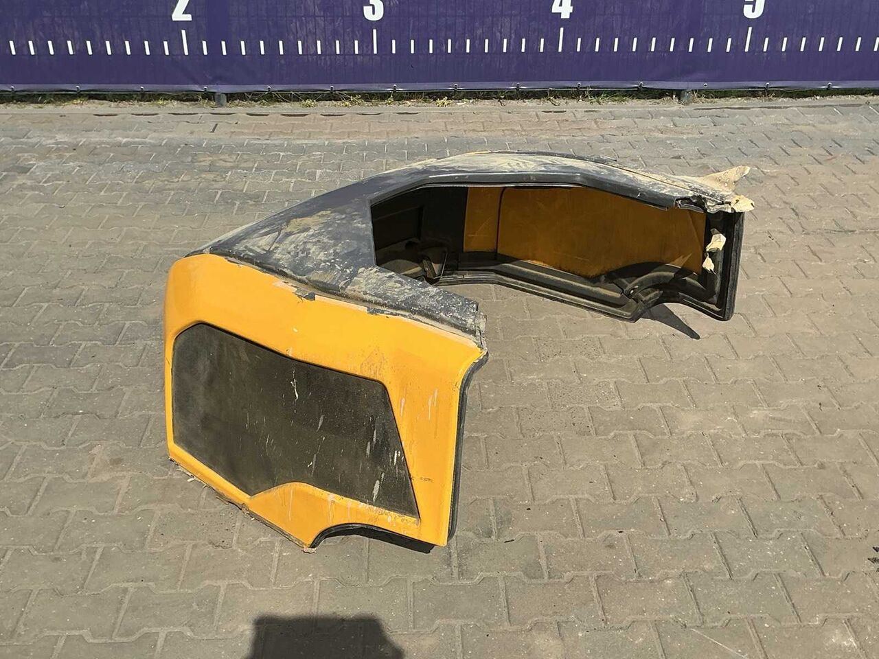 VOLVO SHOVEL BONNET - Wheel loader: picture 3 VOLVO SHOVEL BONNET - Wheel loader: picture 3