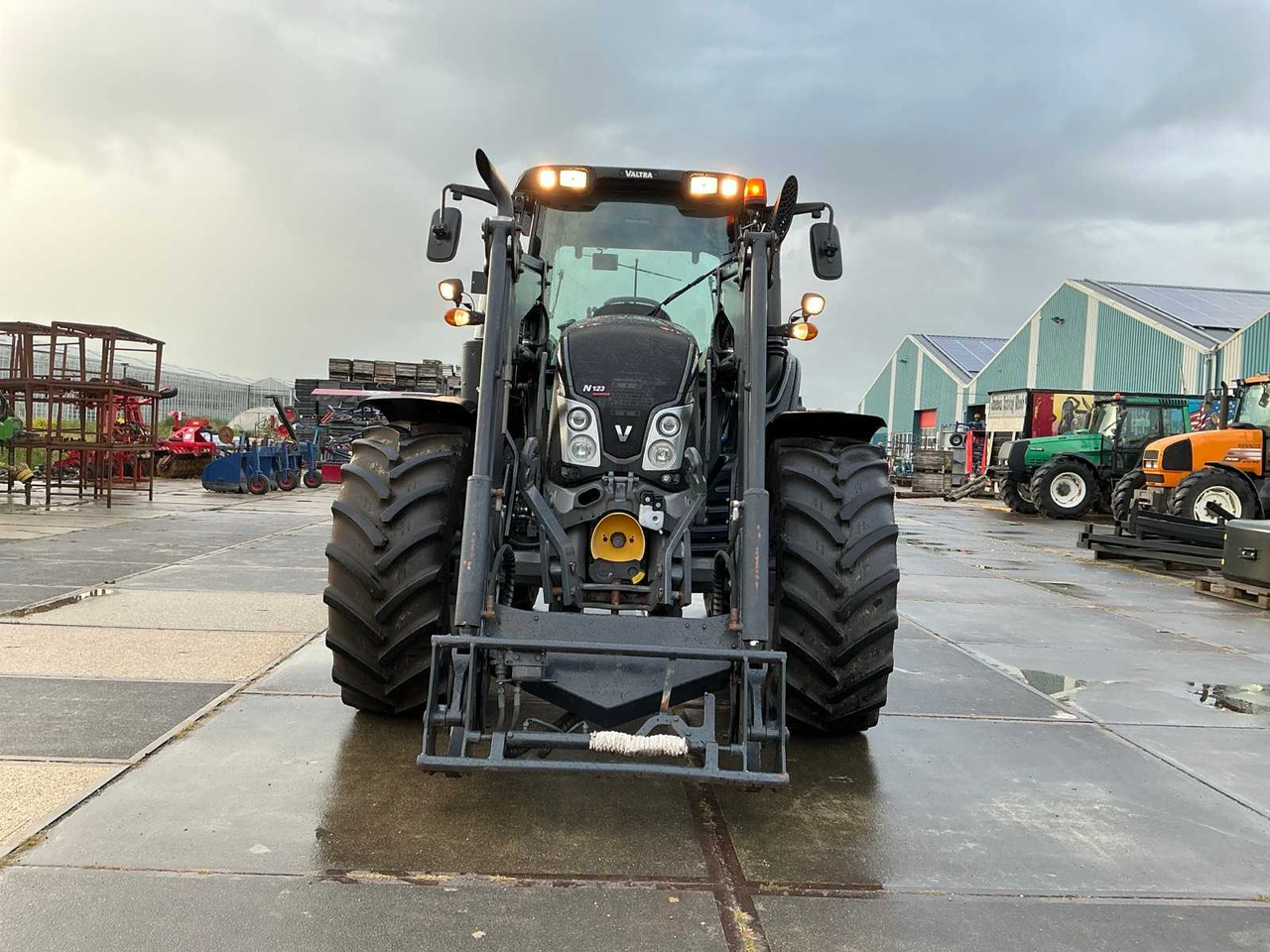 Valtra N123 unlimited - Farm tractor: picture 3 Valtra N123 unlimited - Farm tractor: picture 3