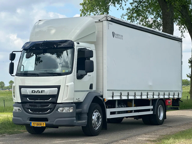 DAF CF 320 LF320.18 EURO6. SchuifzeilBakwagen met Laadklep. in TOPSTAAT! - Curtain side truck: picture 1 DAF CF 320 LF320.18 EURO6. SchuifzeilBakwagen met Laadklep. in TOPSTAAT! - Curtain side truck: picture 1