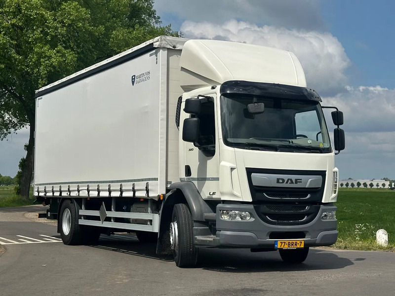 DAF CF 320 LF320.18 EURO6. SchuifzeilBakwagen met Laadklep. in TOPSTAAT! - Curtain side truck: picture 2 DAF CF 320 LF320.18 EURO6. SchuifzeilBakwagen met Laadklep. in TOPSTAAT! - Curtain side truck: picture 2