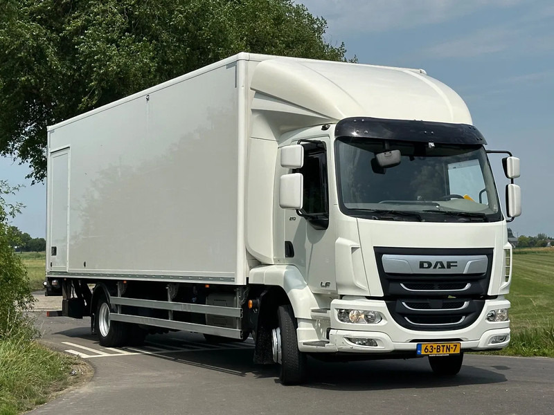 DAF LF 210 LF210.14. EURO6. 2022. 183401km 805x248x248. Bakwagen met Laadklep 2500kg - Box truck: picture 2 DAF LF 210 LF210.14. EURO6. 2022. 183401km 805x248x248. Bakwagen met Laadklep 2500kg - Box truck: picture 2