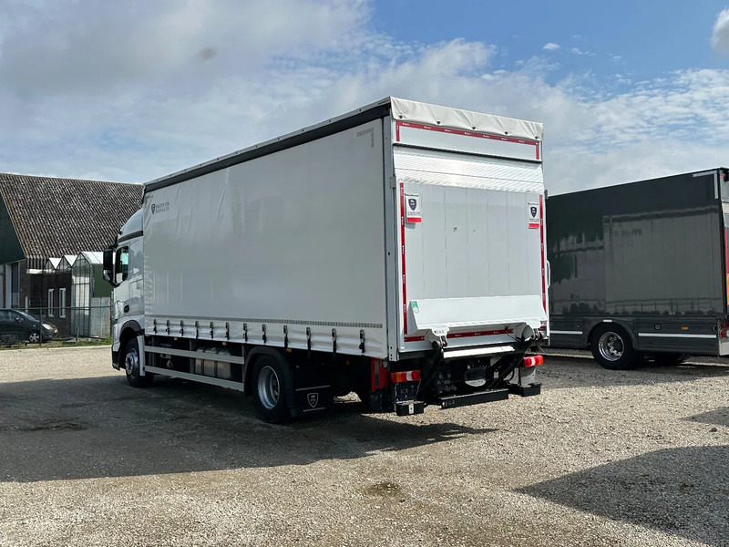 Mercedes-Benz Actros 1843 ACTROS 1843L 2022. 183432km Schuifzeil met Laadklep 2000kg - Curtain side truck: picture 4 Mercedes-Benz Actros 1843 ACTROS 1843L 2022. 183432km Schuifzeil met Laadklep 2000kg - Curtain side truck: picture 4