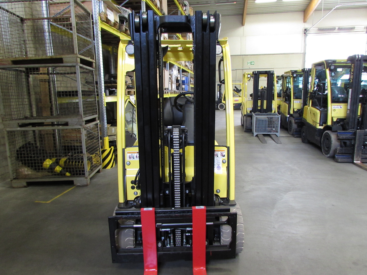 Hyster J2.0XNT MWB - Electric forklift: picture 3 Hyster J2.0XNT MWB - Electric forklift: picture 3