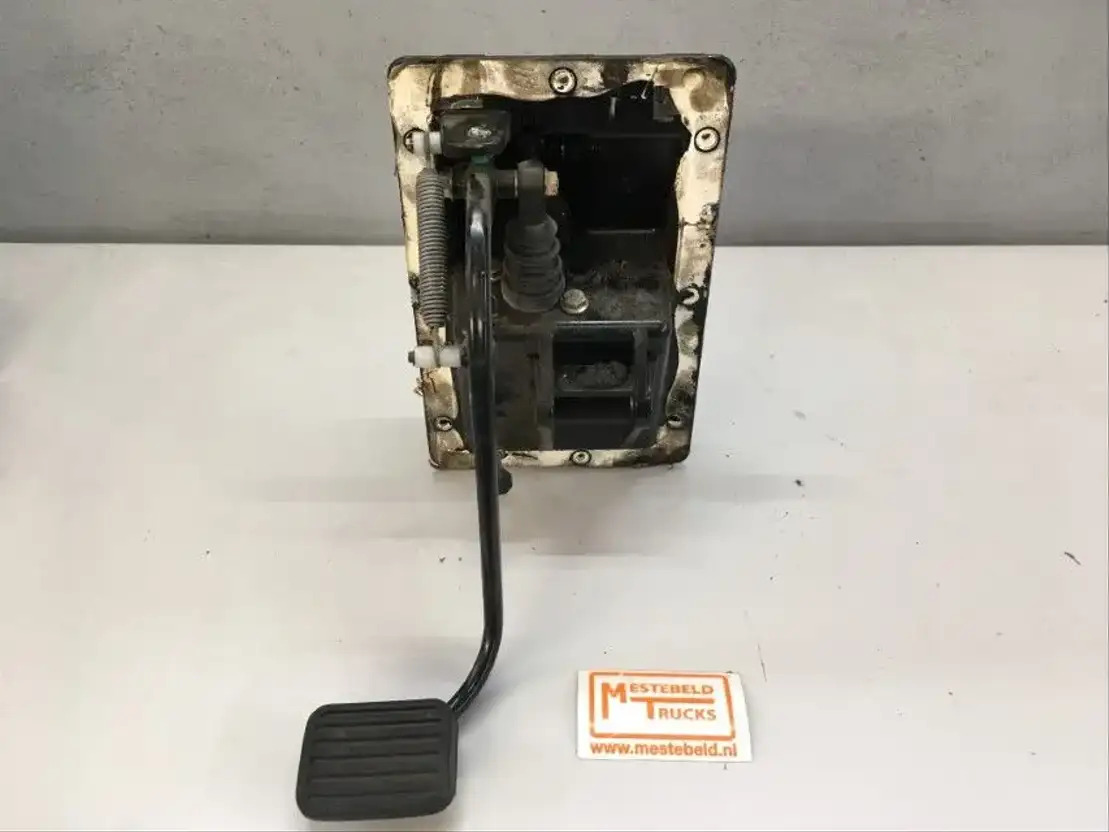 DAF Koppelingspedaaal met steun en cilinder - Clutch and parts for Truck: picture 2 DAF Koppelingspedaaal met steun en cilinder - Clutch and parts for Truck: picture 2