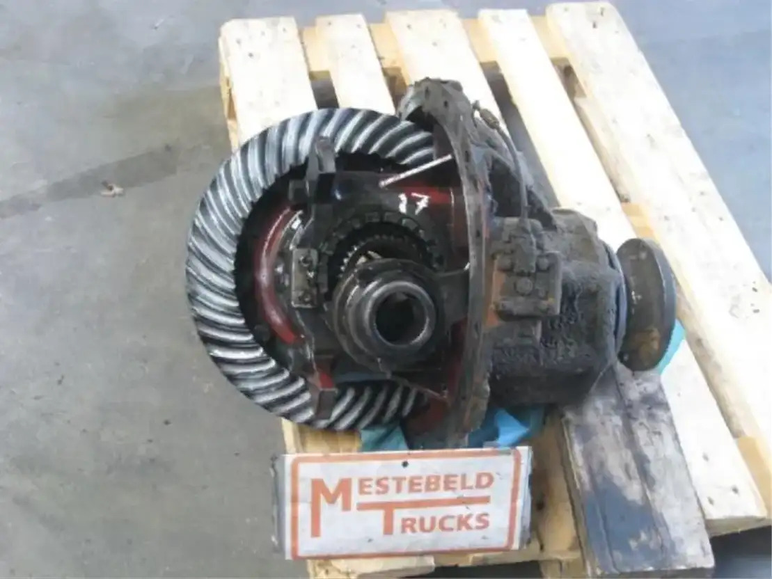 Iveco 153 E - Rear axle for Truck: picture 1 Iveco 153 E - Rear axle for Truck: picture 1