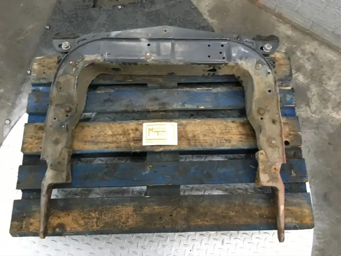 Iveco Cabinesteun achter met vering - Frame/ Chassis for Truck: picture 1 Iveco Cabinesteun achter met vering - Frame/ Chassis for Truck: picture 1