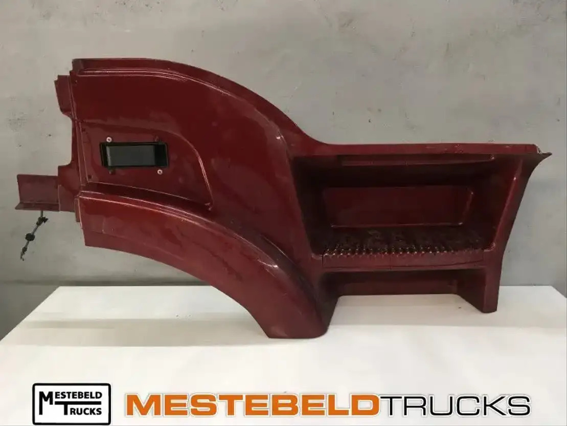 Iveco Instapbak rechts - Cab and interior for Truck: picture 1 Iveco Instapbak rechts - Cab and interior for Truck: picture 1