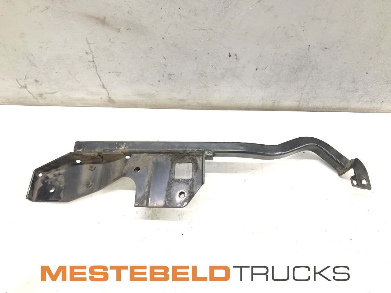 MAN Bumpersteun links TGX - Frame/ Chassis for Truck: picture 1 MAN Bumpersteun links TGX - Frame/ Chassis for Truck: picture 1