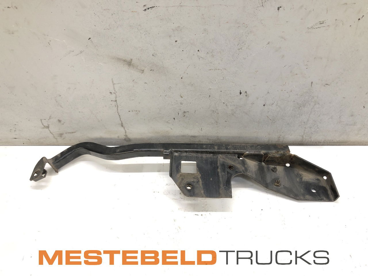 MAN Bumpersteun rechts TGX - Frame/ Chassis for Truck: picture 1 MAN Bumpersteun rechts TGX - Frame/ Chassis for Truck: picture 1