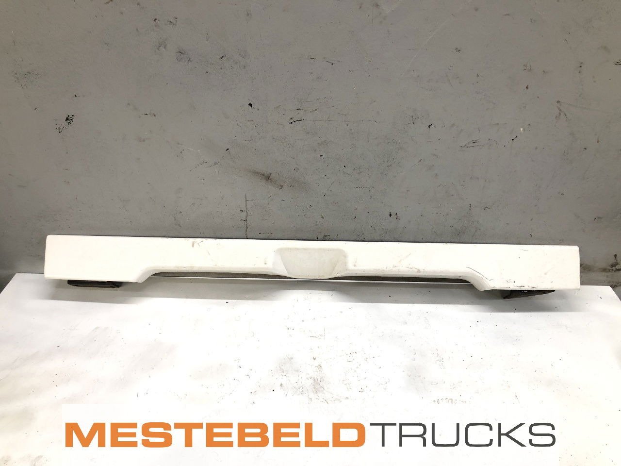 MAN Paneel boven bumper TGX - Frame/ Chassis for Truck: picture 1 MAN Paneel boven bumper TGX - Frame/ Chassis for Truck: picture 1