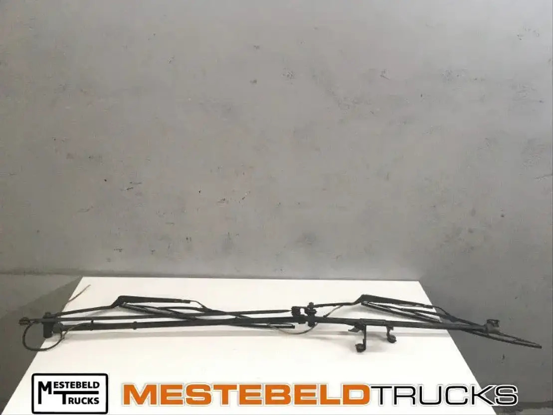 MAN Ruitenwissermechanisme - Cab and interior for Truck: picture 1 MAN Ruitenwissermechanisme - Cab and interior for Truck: picture 1