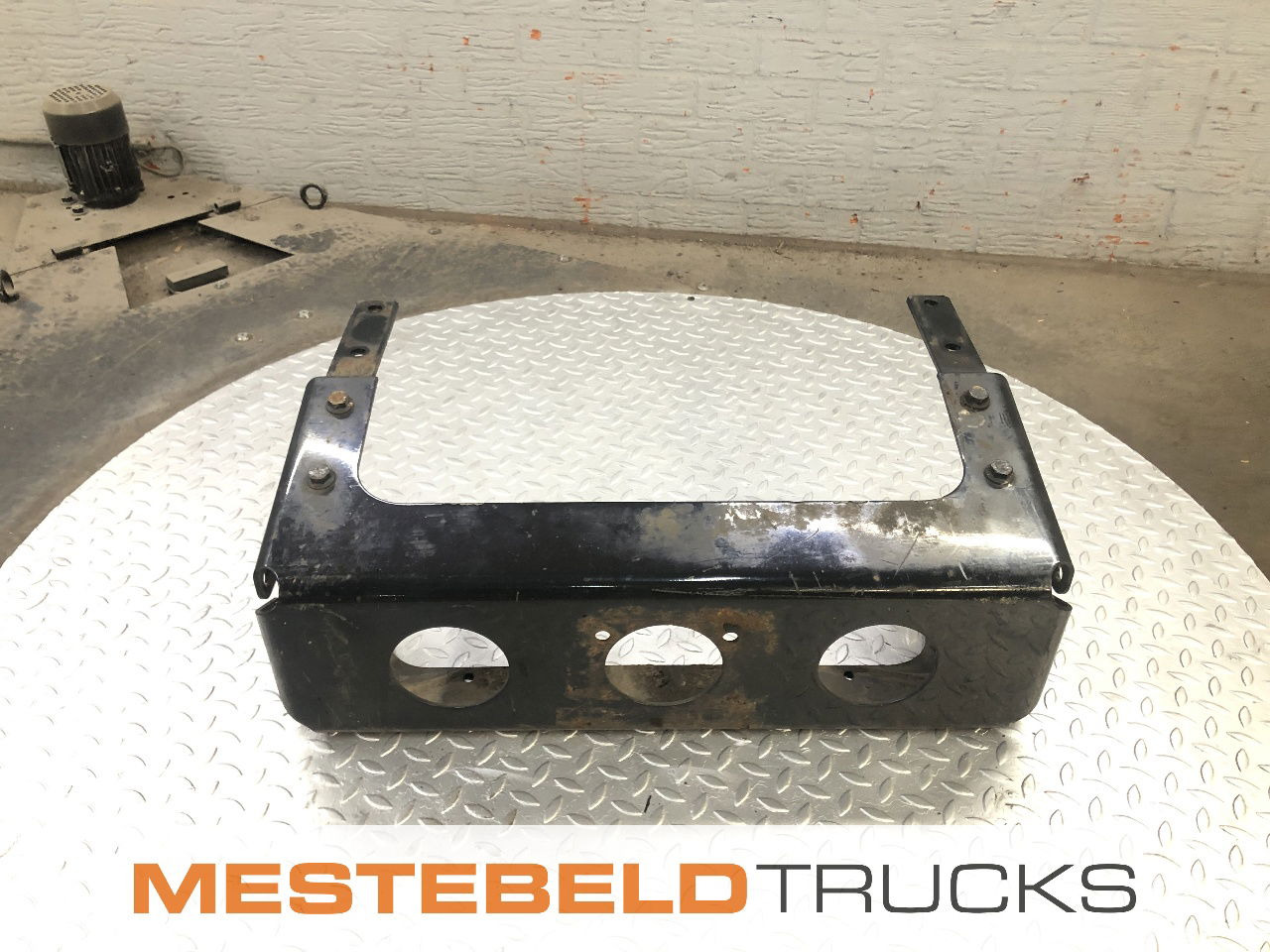 MAN Sluitdwarsbalk TGA - Frame/ Chassis for Truck: picture 1 MAN Sluitdwarsbalk TGA - Frame/ Chassis for Truck: picture 1