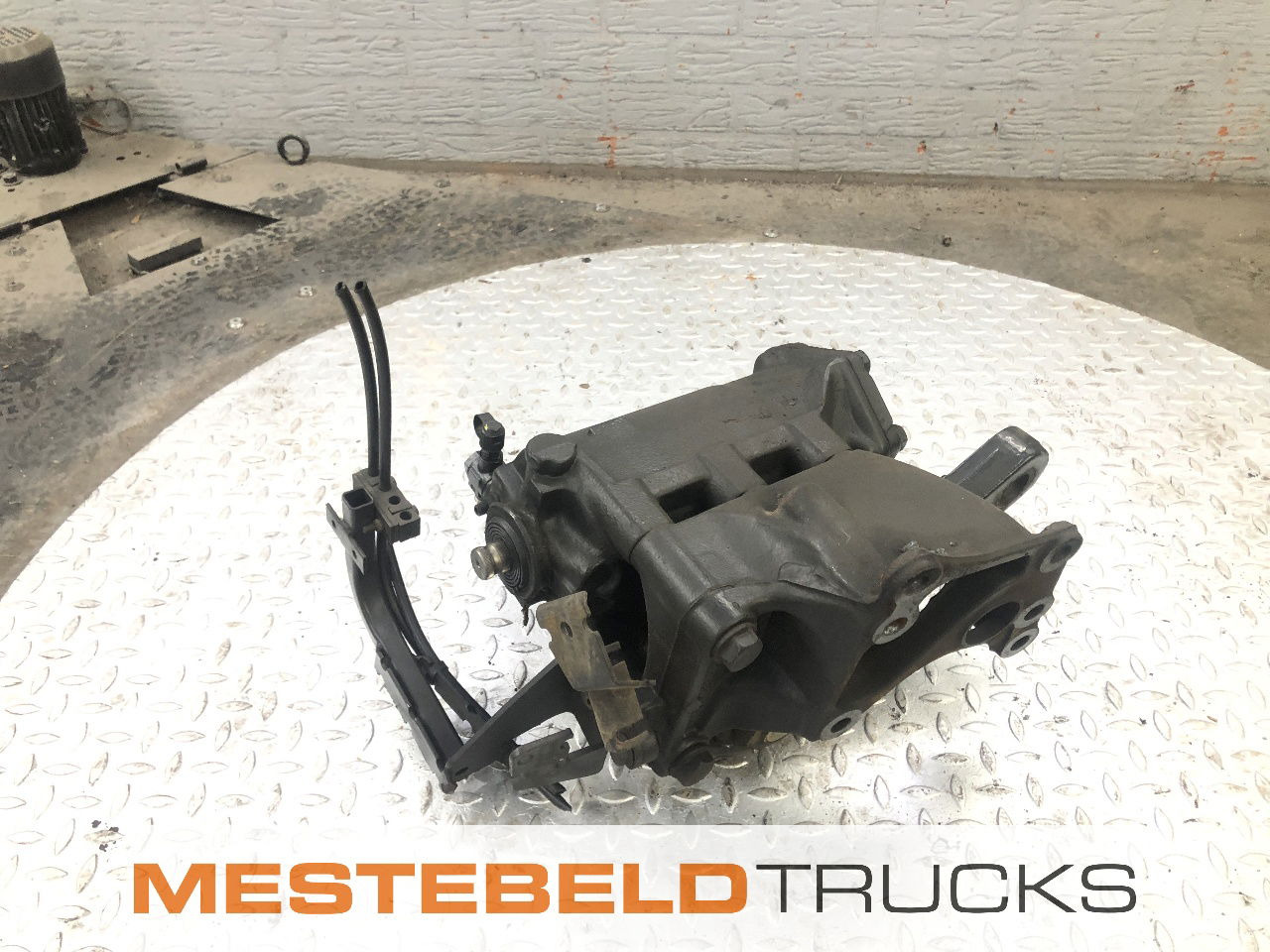 MAN Stuurhuis TGA 6x2 met stuurhoekschakelaar - Steering for Truck: picture 1 MAN Stuurhuis TGA 6x2 met stuurhoekschakelaar - Steering for Truck: picture 1