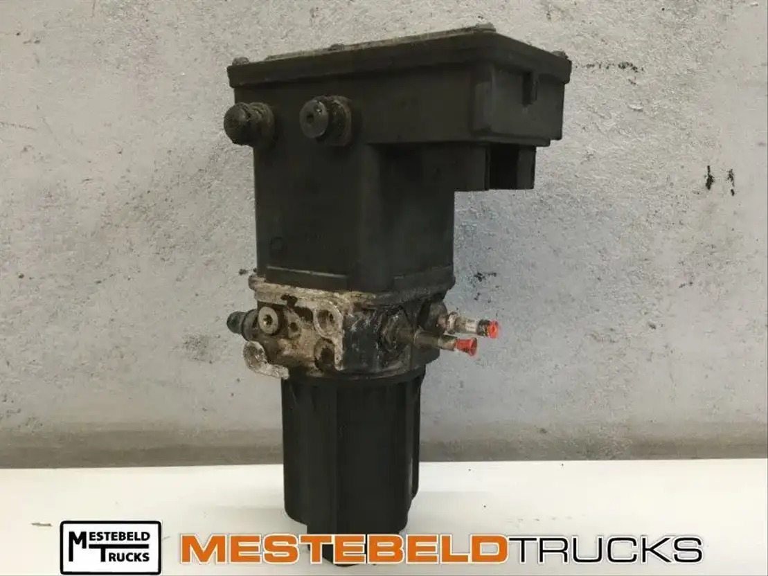 Mercedes-Benz Ad blue pomp - Muffler/ Exhaust system for Truck: picture 1 Mercedes-Benz Ad blue pomp - Muffler/ Exhaust system for Truck: picture 1