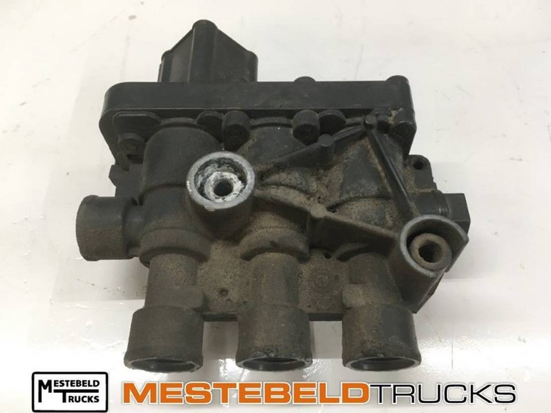 Mercedes-Benz ECAS magneetklep - Air suspension for Truck: picture 1 Mercedes-Benz ECAS magneetklep - Air suspension for Truck: picture 1