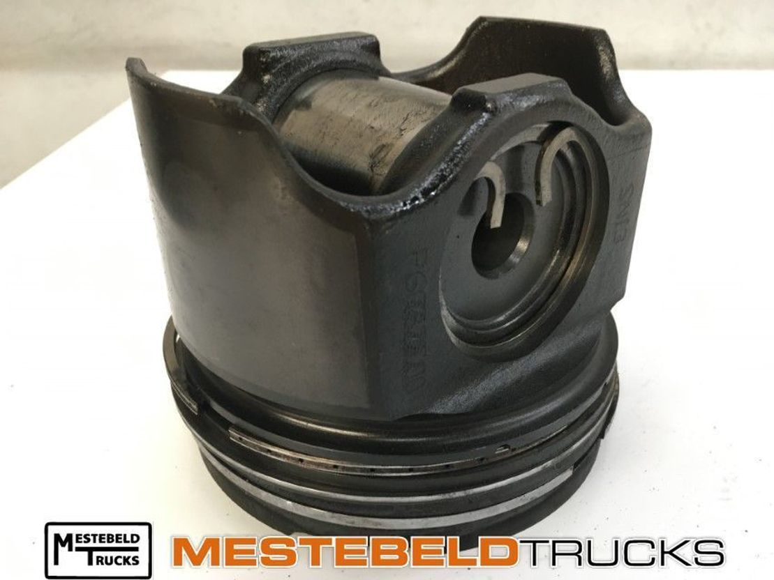 Mercedes-Benz Zuiger - Engine and parts for Truck: picture 1 Mercedes-Benz Zuiger - Engine and parts for Truck: picture 1