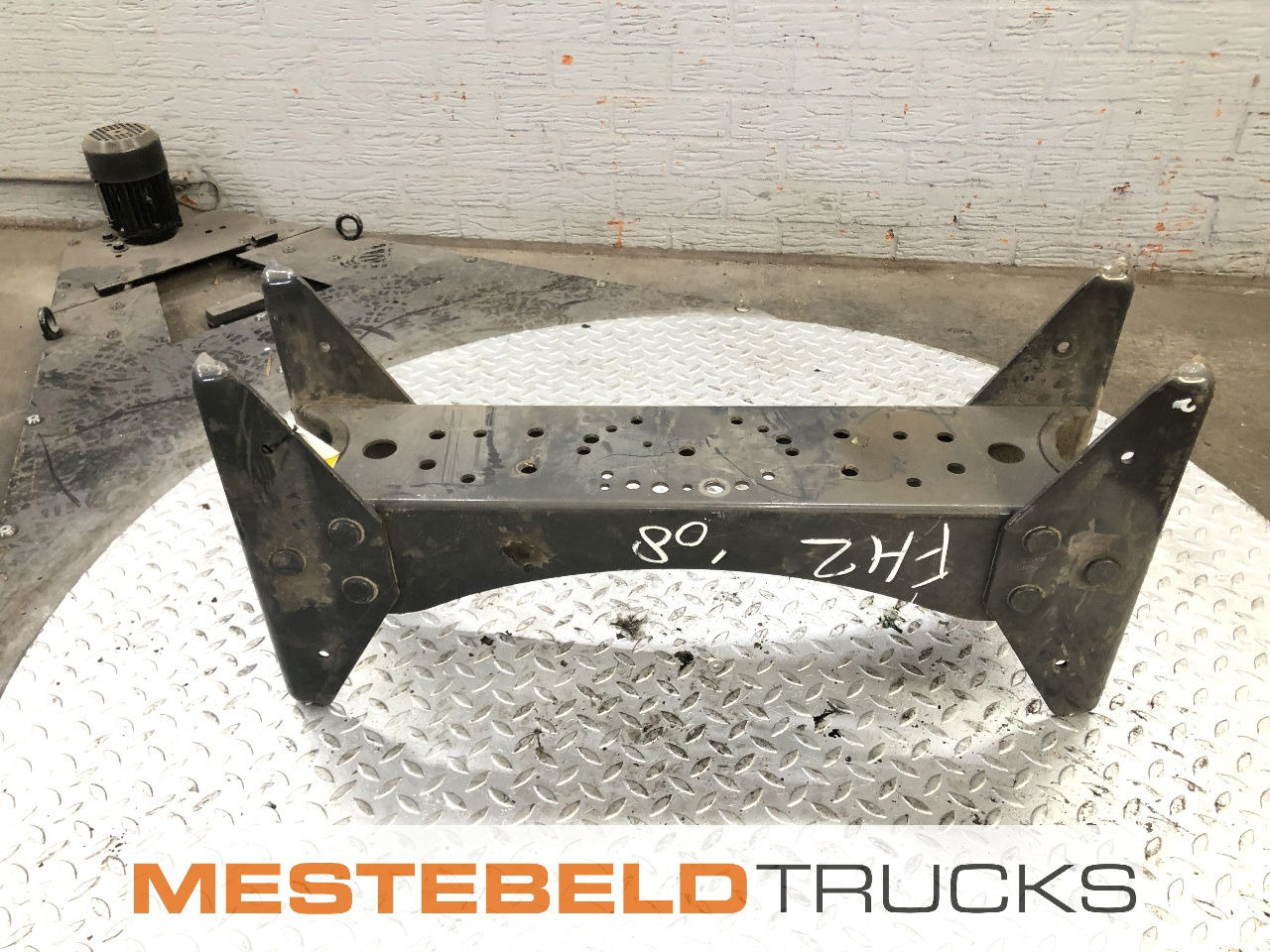 Volvo Dwarsligger na transmissie FH 2 - Frame/ Chassis for Truck: picture 1 Volvo Dwarsligger na transmissie FH 2 - Frame/ Chassis for Truck: picture 1