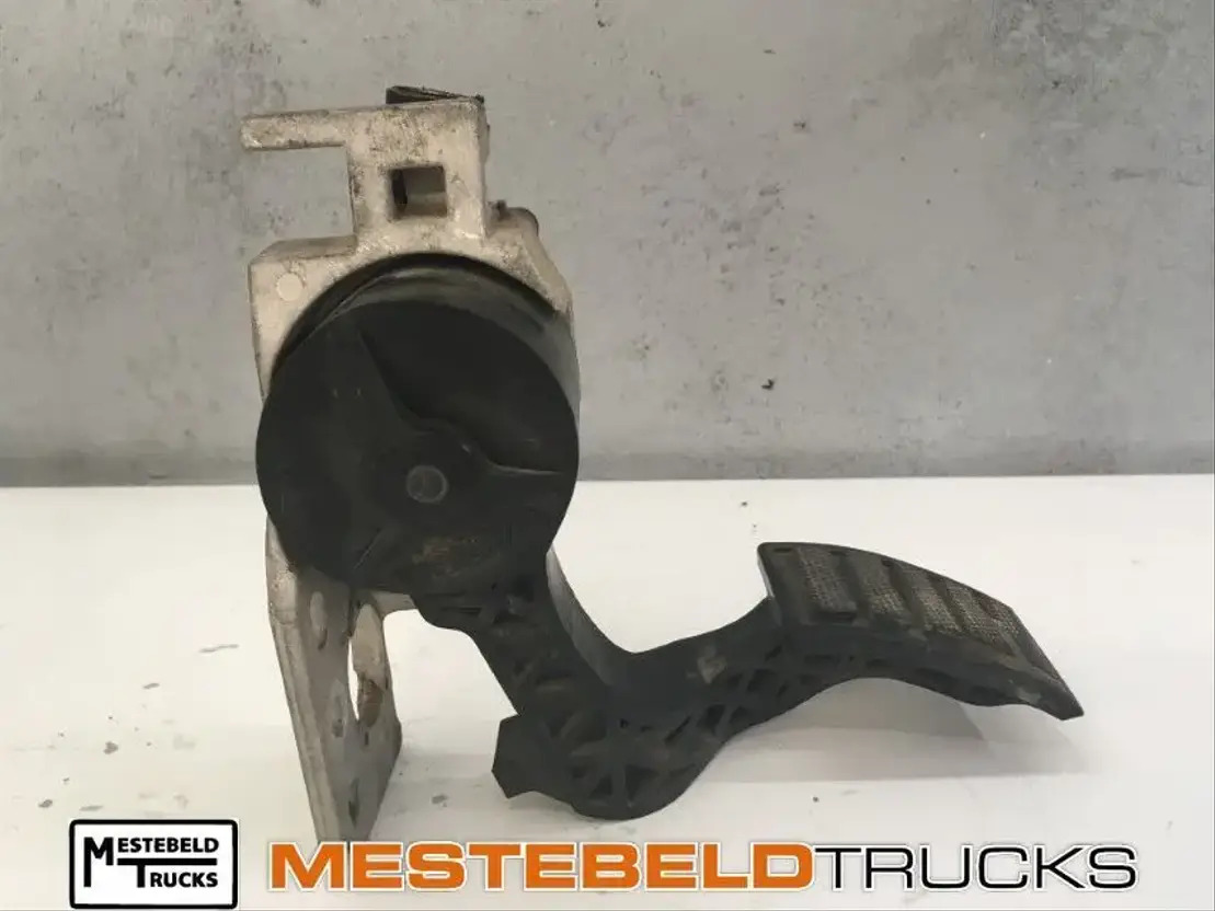 Volvo Electronisch gaspedaal - Electrical system for Truck: picture 1 Volvo Electronisch gaspedaal - Electrical system for Truck: picture 1