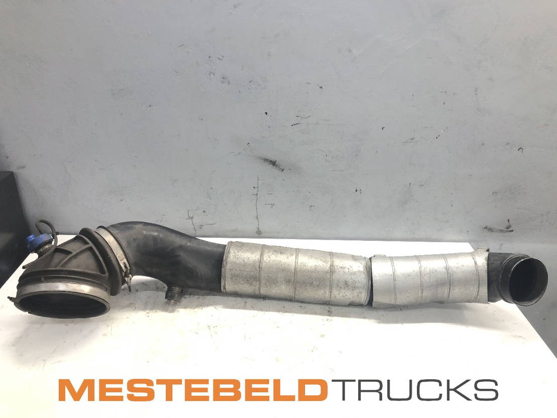 Volvo Inlaatbuis  - Air intake pipe for Truck: picture 1 Volvo Inlaatbuis  - Air intake pipe for Truck: picture 1