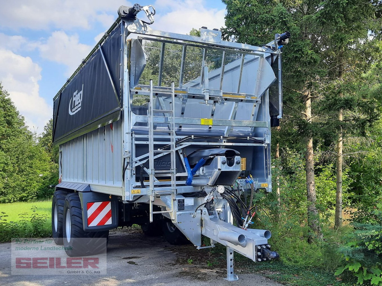 Fliegl ASW 271 TAURUS FOX 40m³ + Top Lift Light - Self-loading wagon: picture 2 Fliegl ASW 271 TAURUS FOX 40m³ + Top Lift Light - Self-loading wagon: picture 2