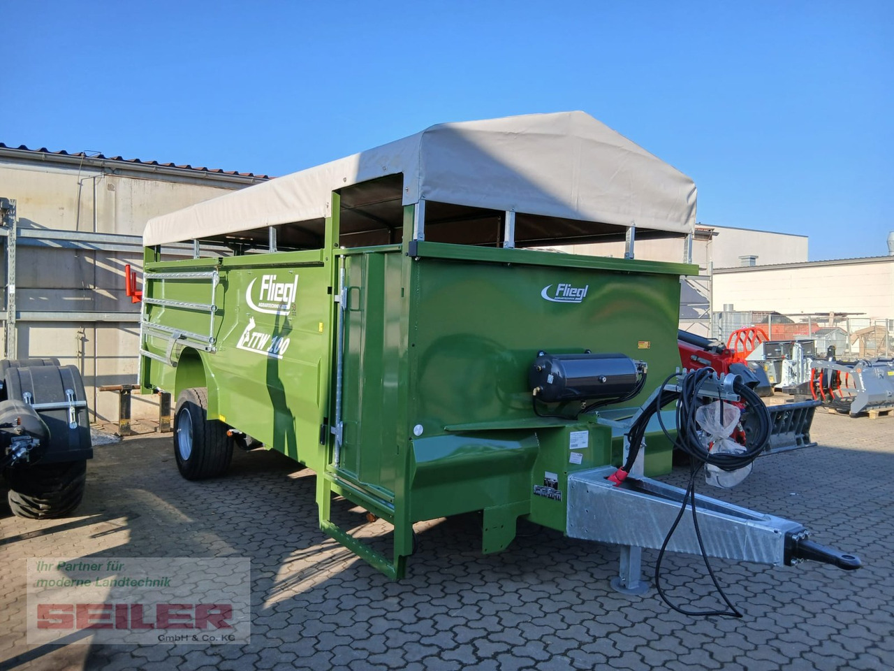 Fliegl TTW 100 Einachs - Livestock trailer: picture 1 Fliegl TTW 100 Einachs - Livestock trailer: picture 1